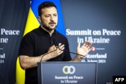 Volodymyr Zelenskyy en la rueda de prensa final de la Cumbre de la Paz. Burgenstock, el 16 de junio de 2024.